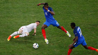 法国2-0连胜提前出线
