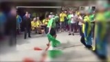 瑞典与爱尔兰球迷斗舞